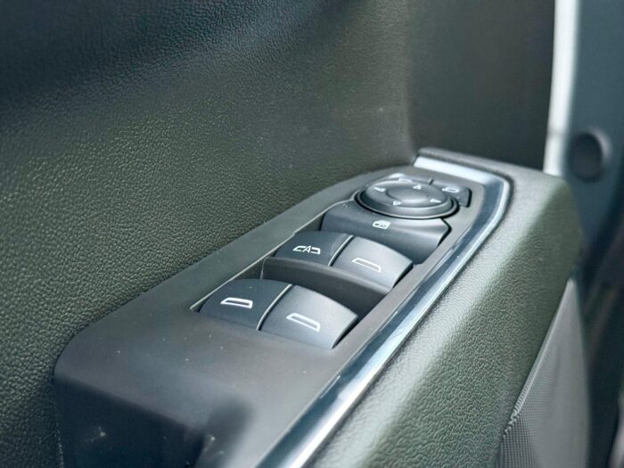 2025 Camioneta Chevrolet Silverado Z71 4x4 5.3 – Full Equipo - Imagen 13