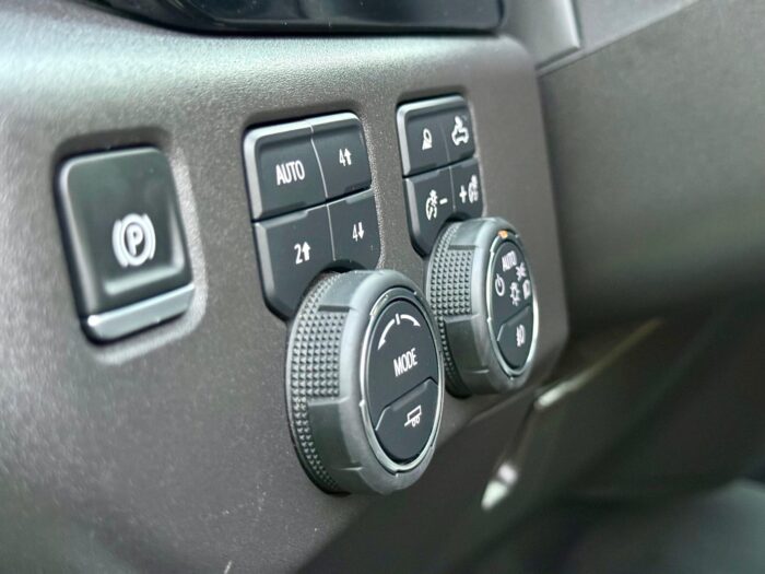2025 Camioneta Chevrolet Silverado Z71 4x4 5.3 – Full Equipo - Imagen 14