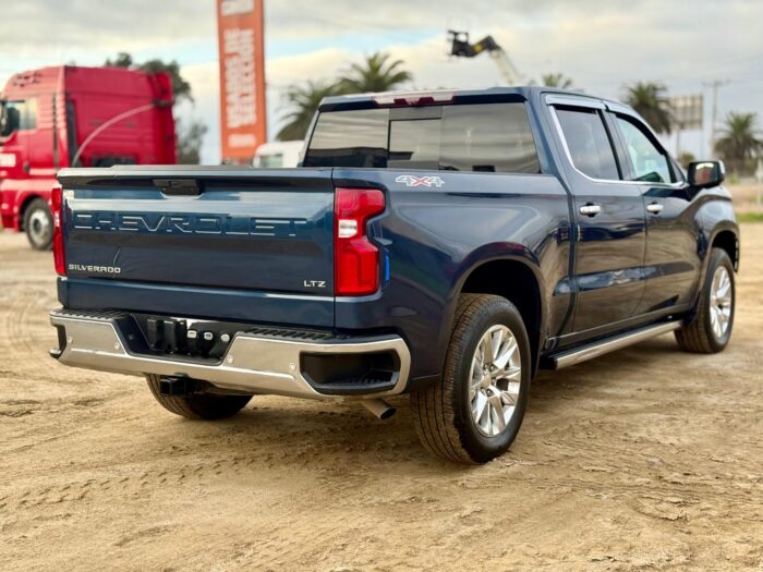 2021 Camioneta Chevrolet Silverado CC LTZ 4x4 3.0 – Full Equipo - Imagen 3