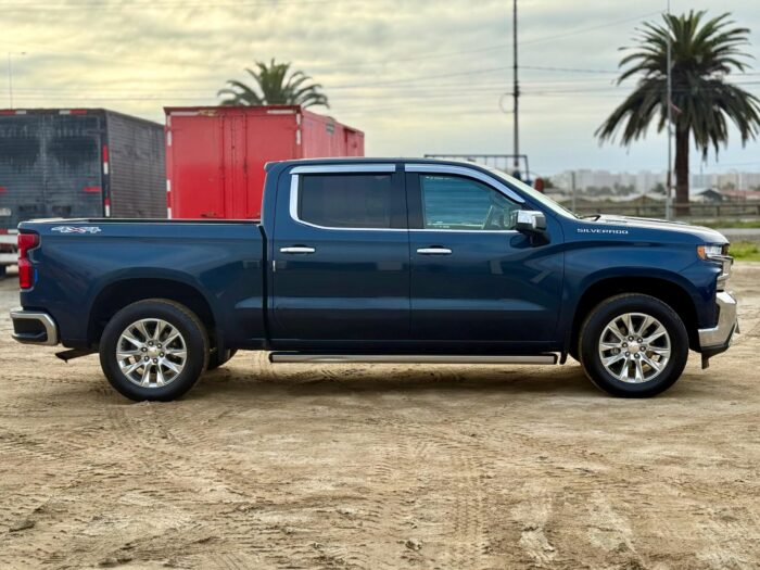 2021 Camioneta Chevrolet Silverado CC LTZ 4x4 3.0 – Full Equipo - Imagen 4