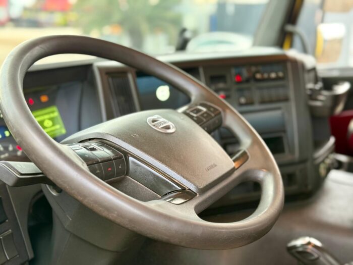 2019 Camión Volvo FMX 500 Estanque Aljibe Presurizado 20.000 lts - Imagen 16