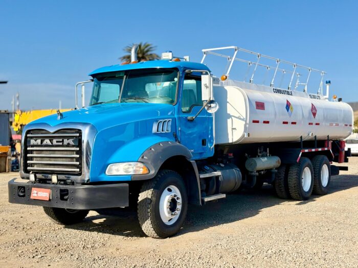 2018 Camión Mack GU813 Granite Estanque Combustible 18.000 lts - Imagen 7