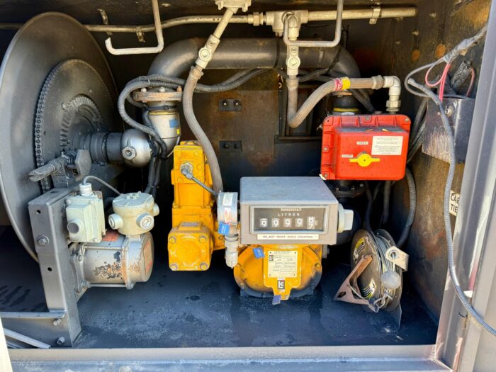 2018 Camión Mack GU813 Granite Estanque Combustible 18.000 lts - Imagen 12