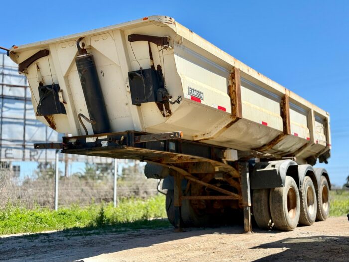 2017 Semiremolque Batea Randon 20m3 con encarpe - Imagen 3