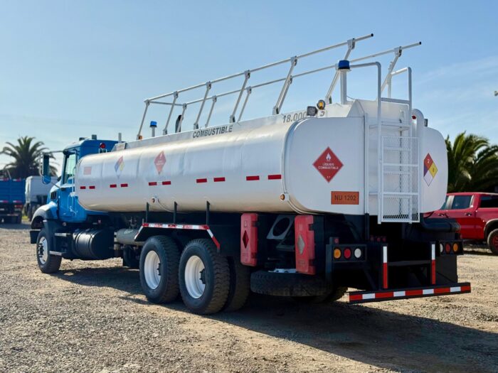 2018 Camión Mack GU813 Granite Estanque Combustible 18.000 lts - Imagen 6