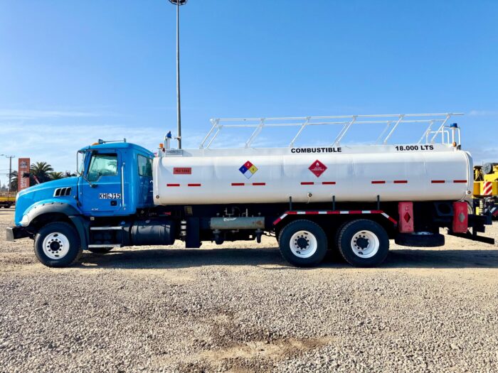 2018 Camión Mack GU813 Granite Estanque Combustible 18.000 lts - Imagen 8