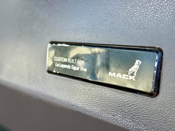 2018 Camión Mack GU813 Granite Estanque Combustible 18.000 lts - Imagen 16