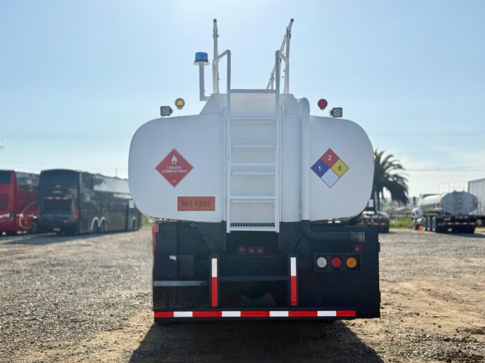 2018 Camión Mack GU813 Granite Estanque Combustible 18.000 lts - Imagen 5