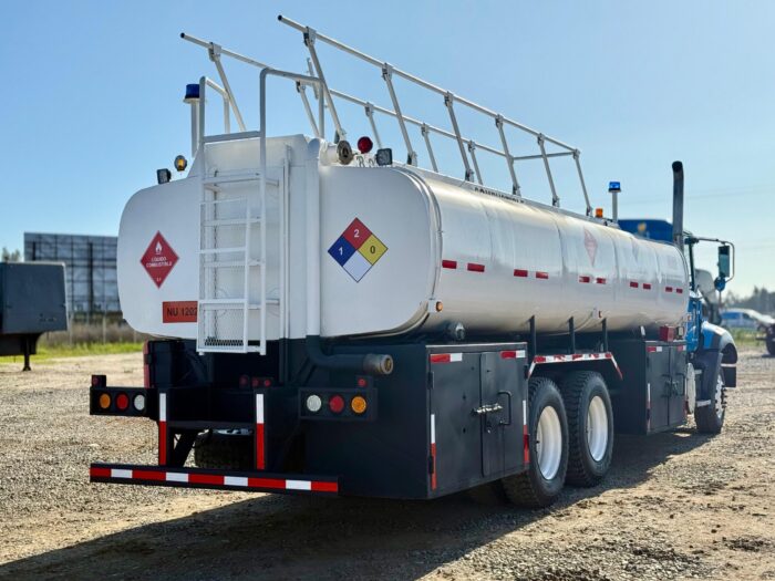 2018 Camión Mack GU813 Granite Estanque Combustible 18.000 lts - Imagen 4