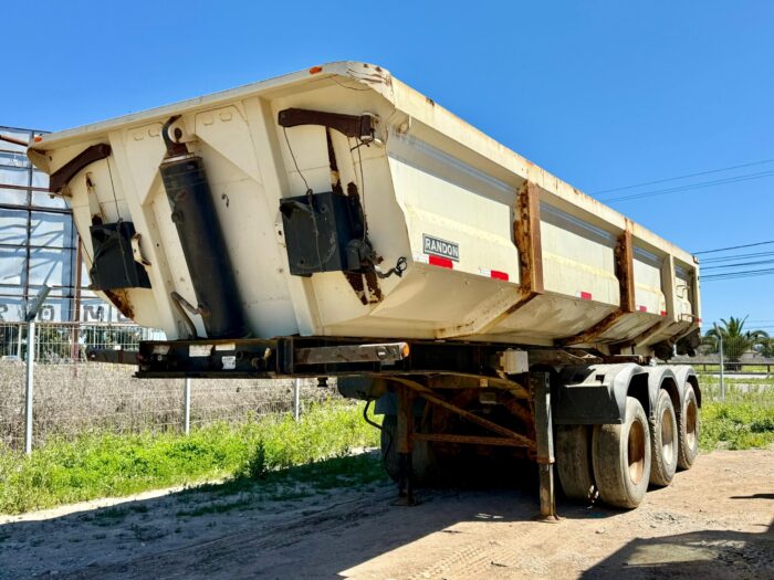 2017 Semiremolque Batea Randon 20m3 con encarpe - Imagen 4