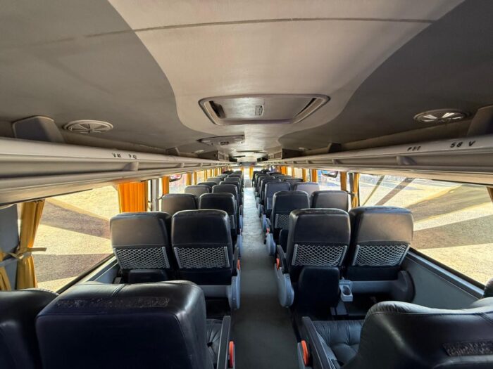 LIQUIDACIÓN - 2014 Bus Volvo B420R - 2 Pisos, capacidad para 56 pasajeros con baño - OPERATIVO - Imagen 21
