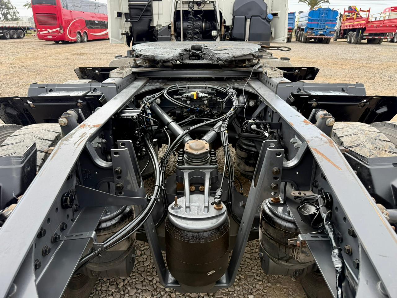 2022 Tractocamion Volvo FMX 460 - 6x4 Desconectable - SEMINUEVO - Imagen 11