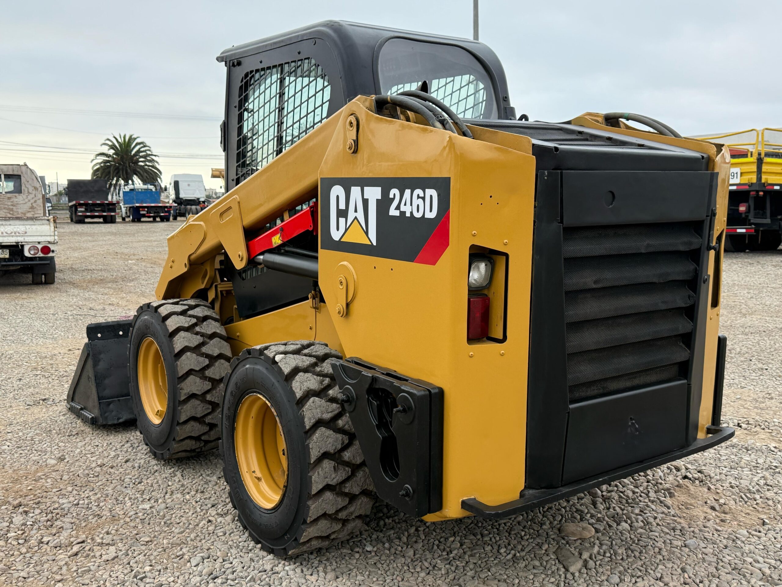 2016 Minicargador Caterpillar 246D – Operativo - Imagen 10
