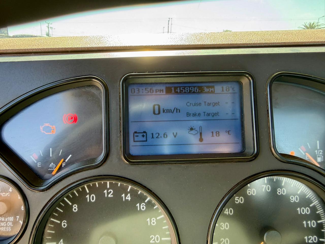 2014 Camión Mack GU813 Granite Chasis Cabinado - Imagen 6