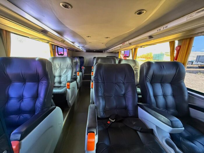 LIQUIDACIÓN - 2014 Bus Volvo B420R - 2 Pisos, capacidad para 56 pasajeros con baño - OPERATIVO - Imagen 17