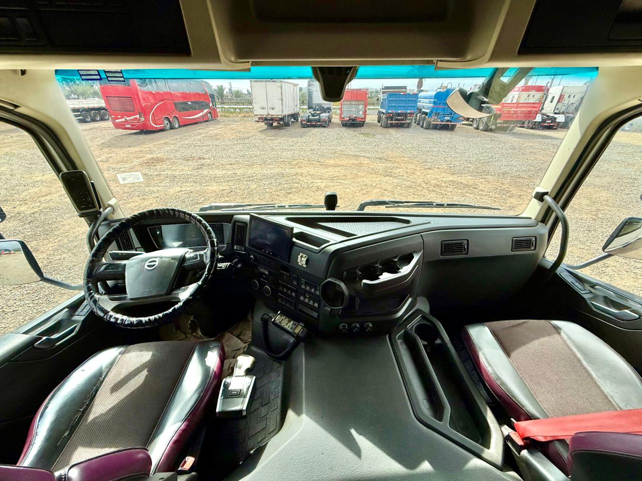 2022 Tractocamion Volvo FMX 460 - 6x4 Desconectable - SEMINUEVO - Imagen 15