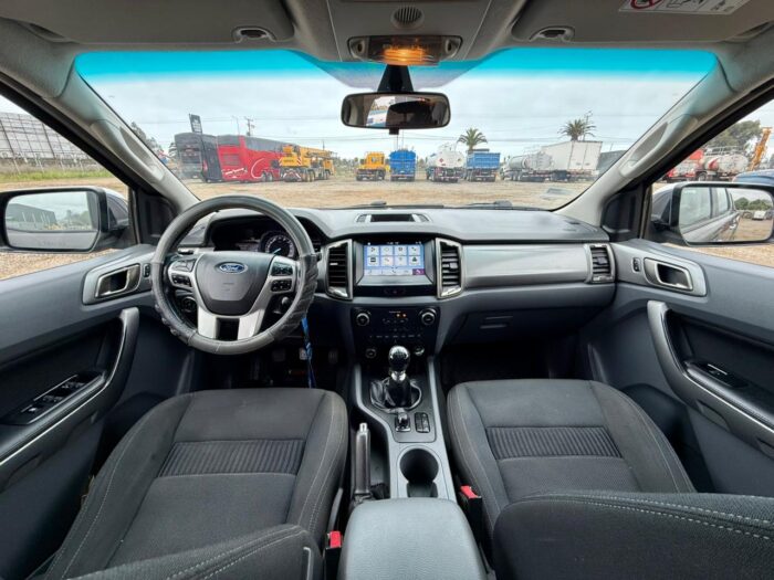2020 Camioneta Ford Ranger XLT 3.2 4x4 – Doble Cabina - Imagen 11