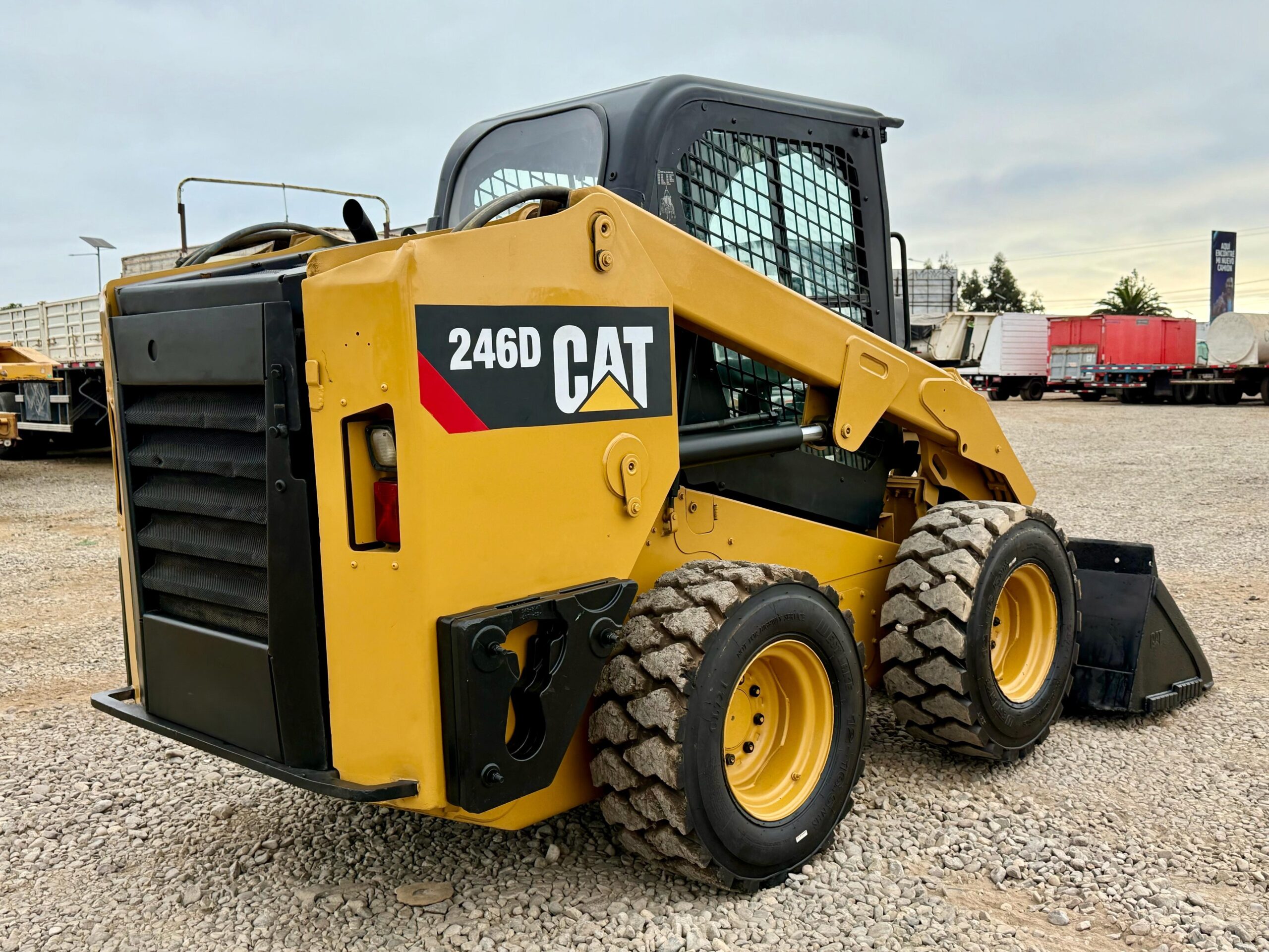 2016 Minicargador Caterpillar 246D – Operativo - Imagen 6