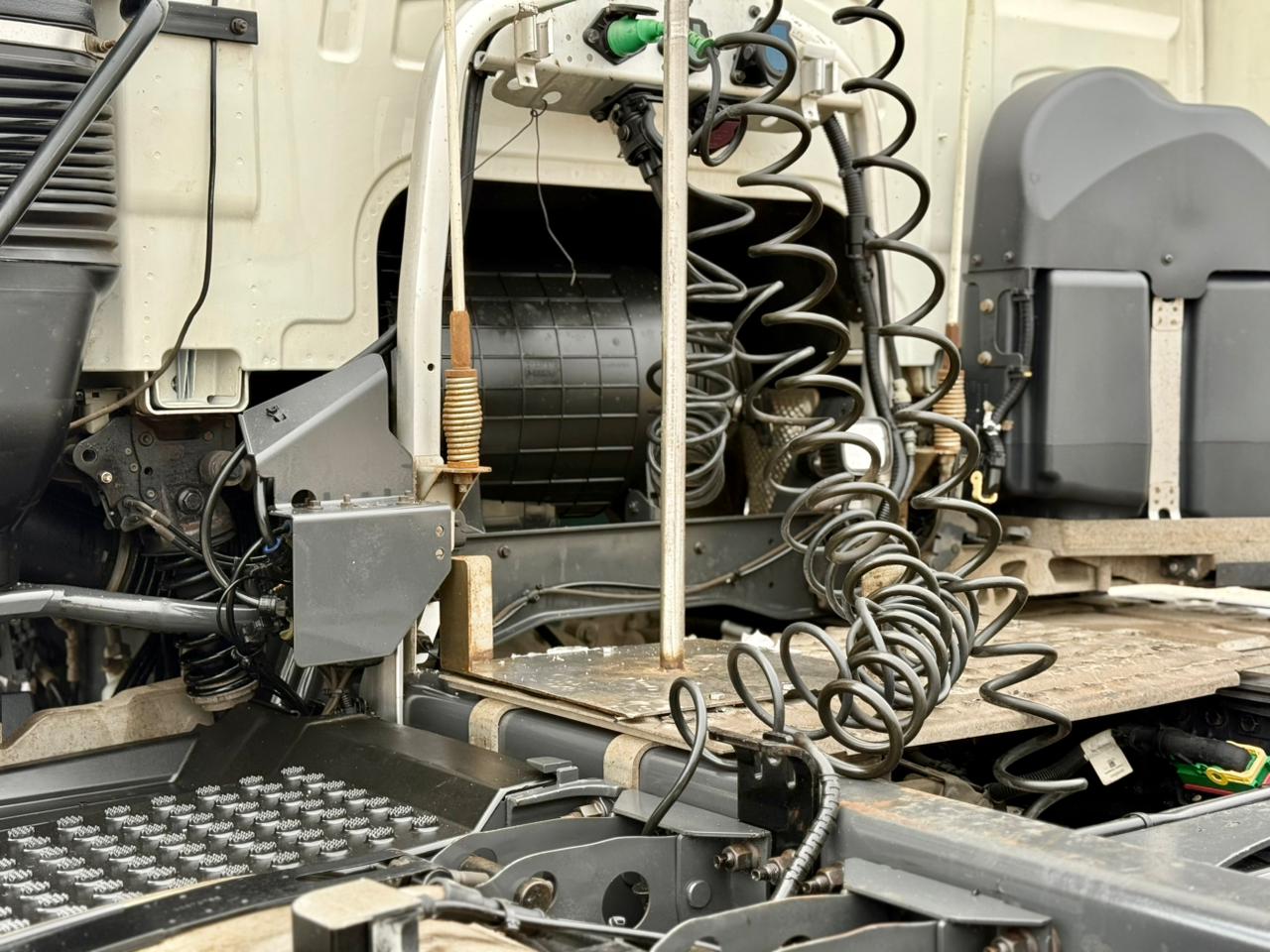 2022 Tractocamion Volvo FMX 460 - 6x4 Desconectable - SEMINUEVO - Imagen 12