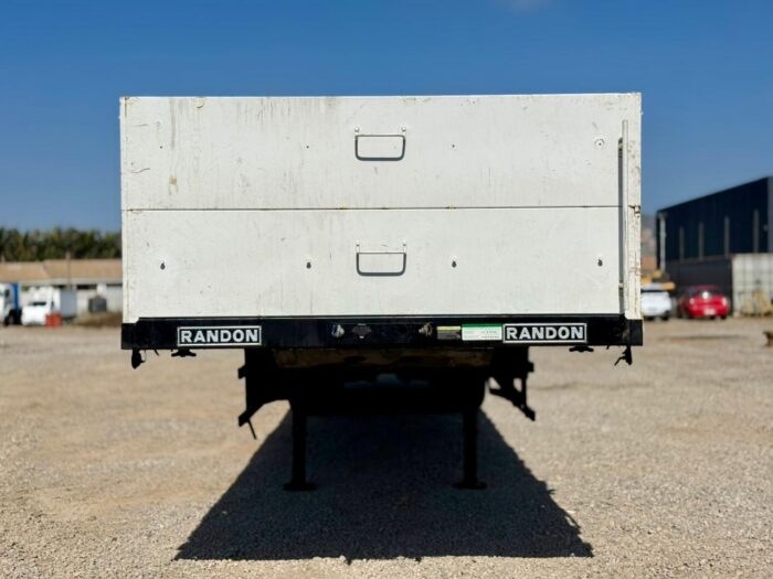 2019 Semirremolque Randon Rampla Plana 13.5 m con barandas y piñas - Imagen 2