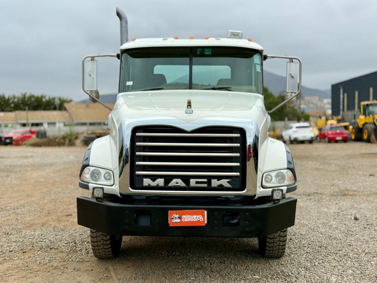 2014 Camión Mack GU813 Granite Chasis Cabinado - Imagen 10