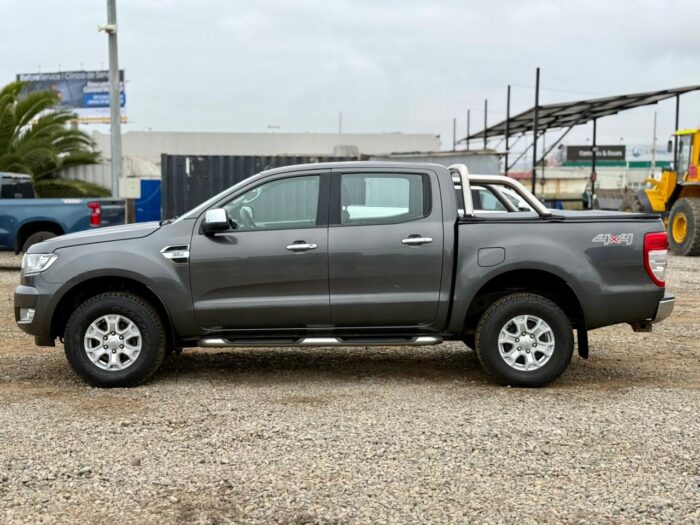 2020 Camioneta Ford Ranger XLT 3.2 4x4 – Doble Cabina - Imagen 5
