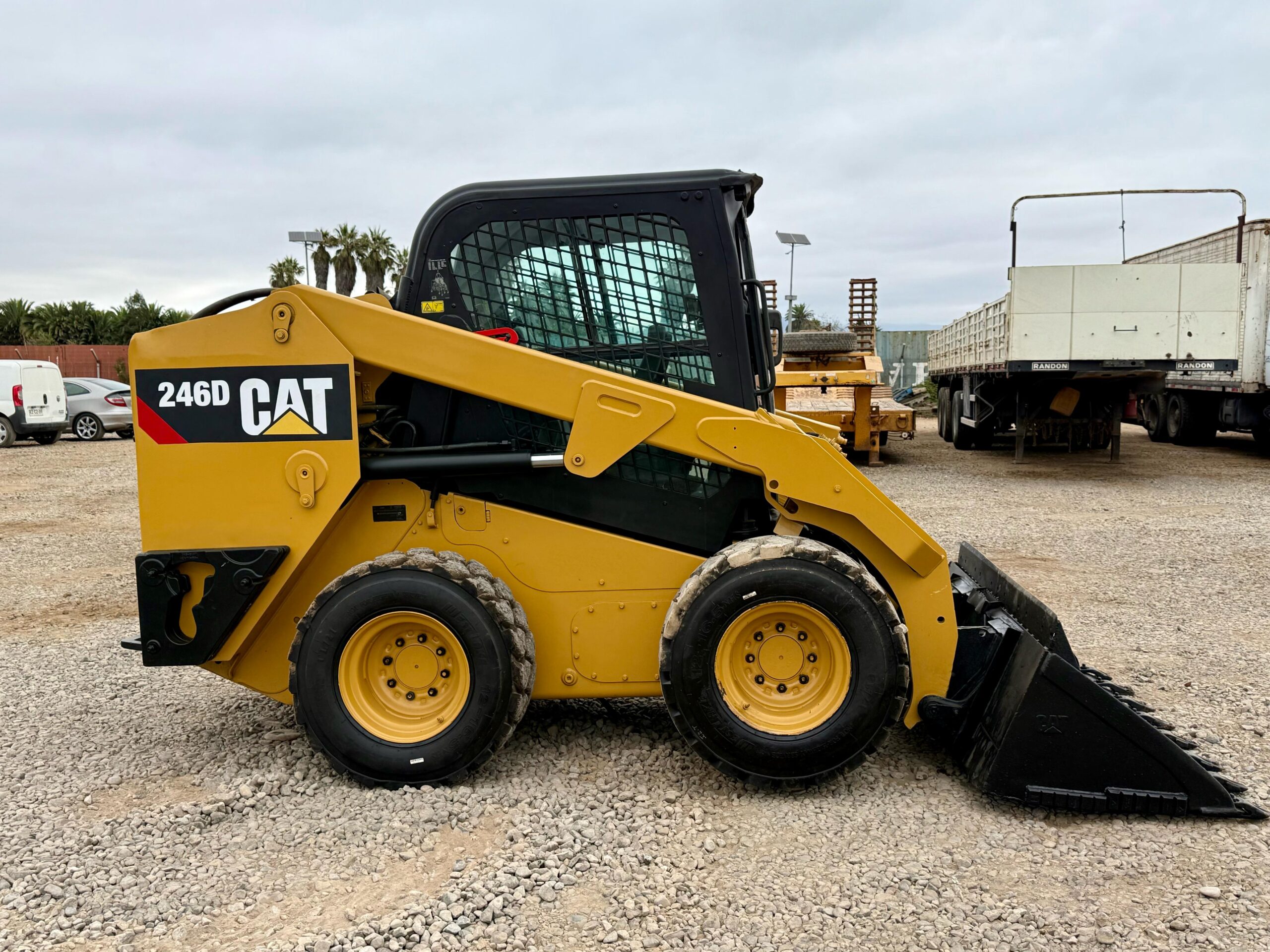 2016 Minicargador Caterpillar 246D – Operativo - Imagen 5