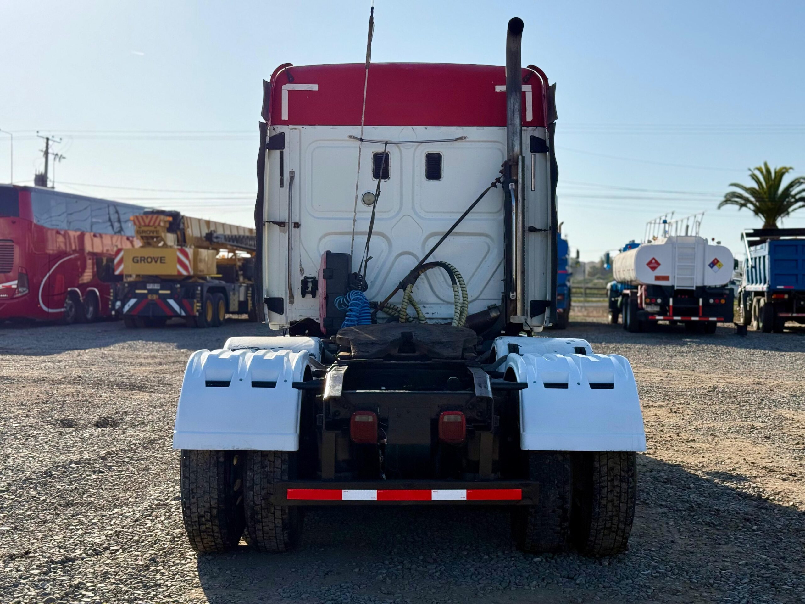 2016 Tractocamion Freightliner Cascadia 125 – con Kit Hidráulico - Imagen 18