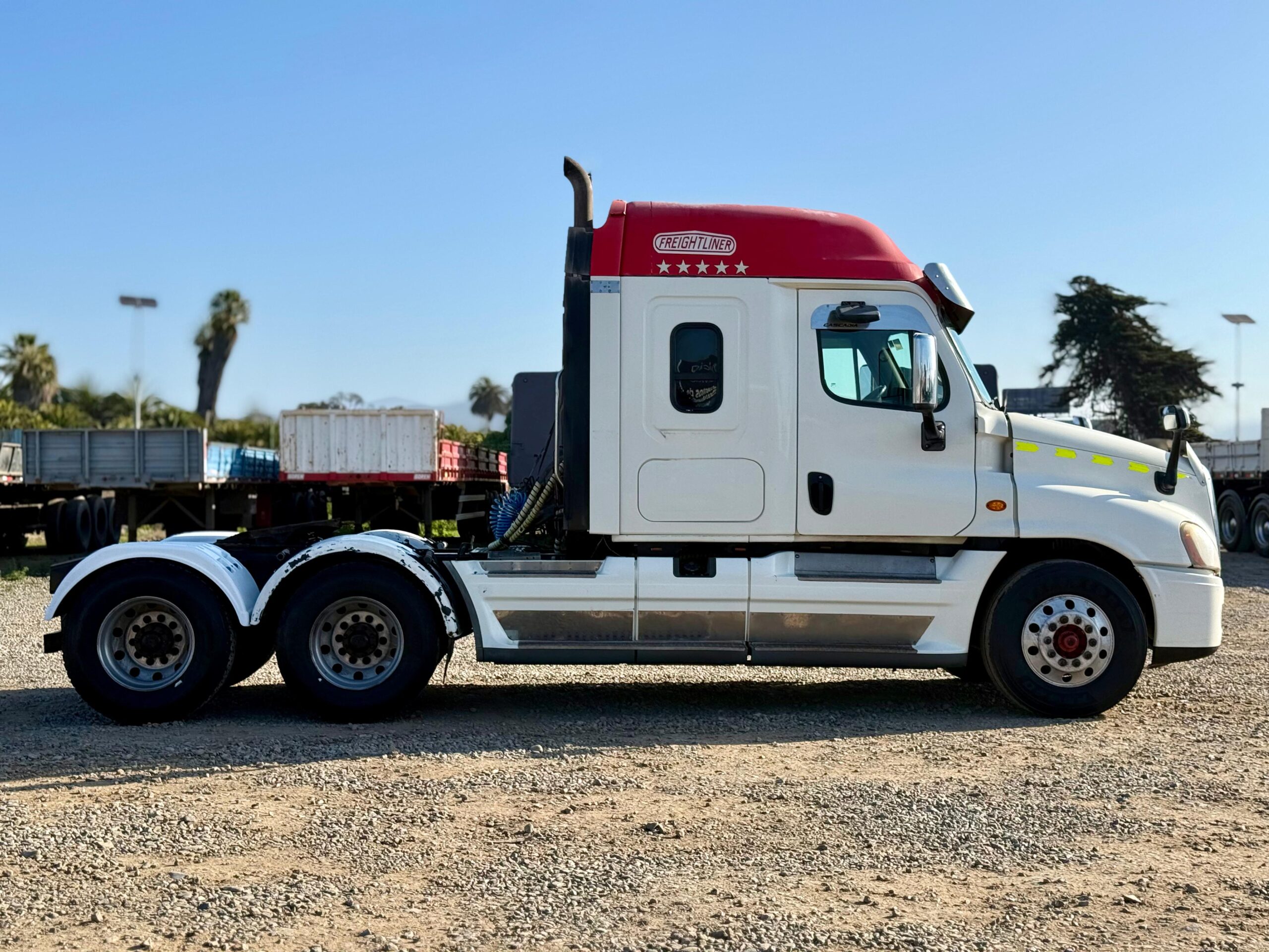 2016 Tractocamion Freightliner Cascadia 125 – con Kit Hidráulico - Imagen 11