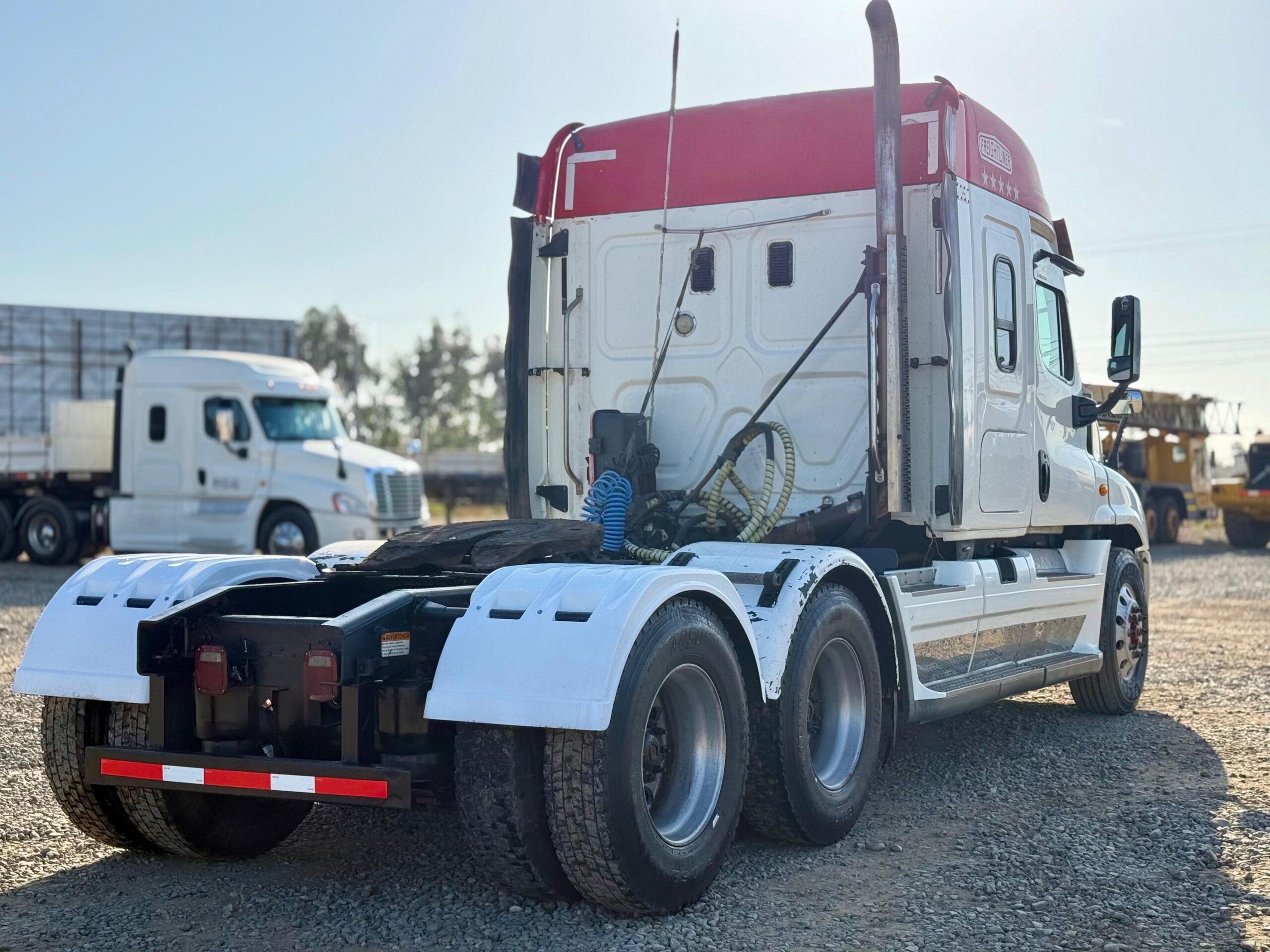 2016 Tractocamion Freightliner Cascadia 125 – con Kit Hidráulico - Imagen 6