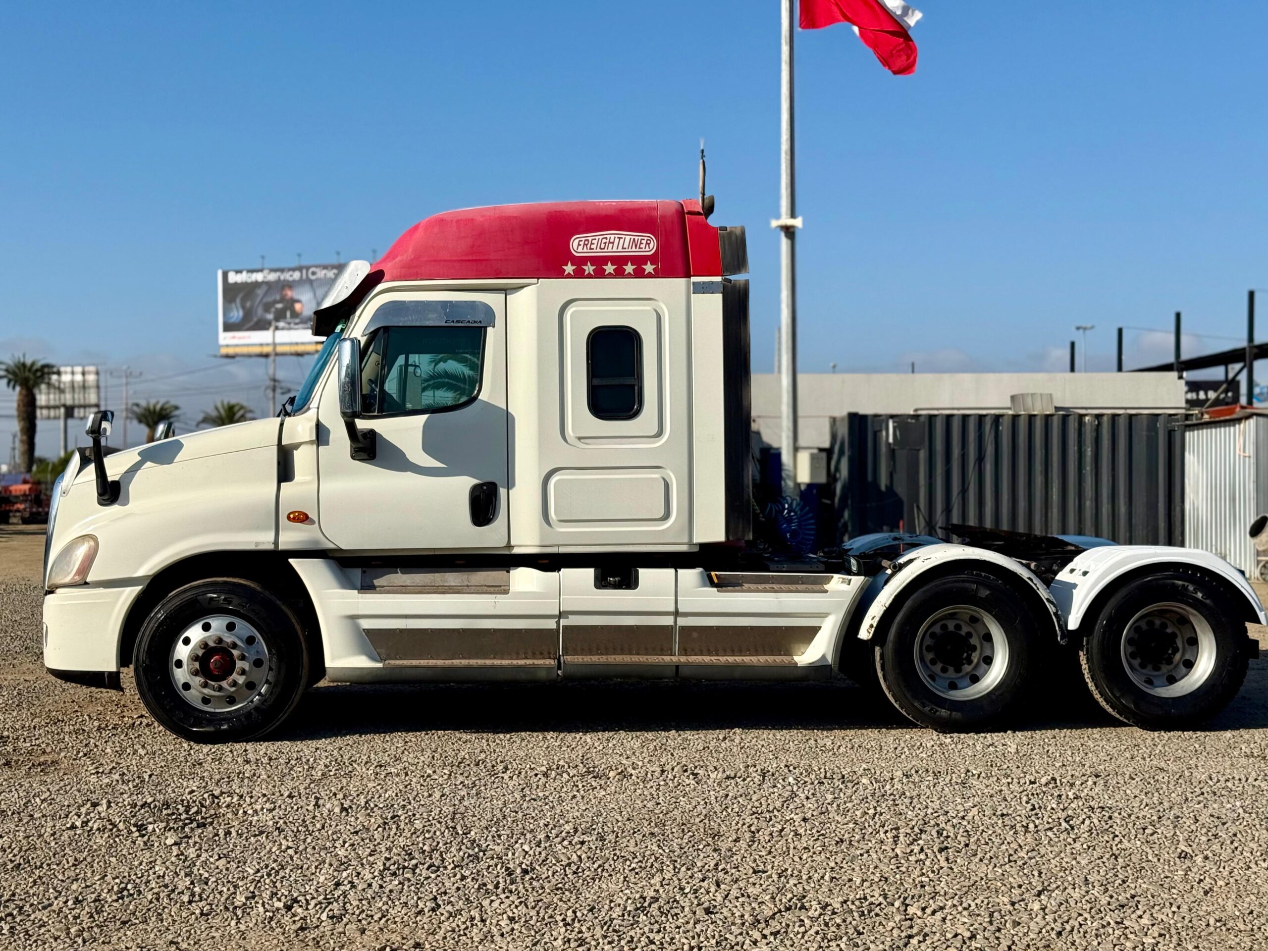 2016 Tractocamion Freightliner Cascadia 125 – con Kit Hidráulico - Imagen 4