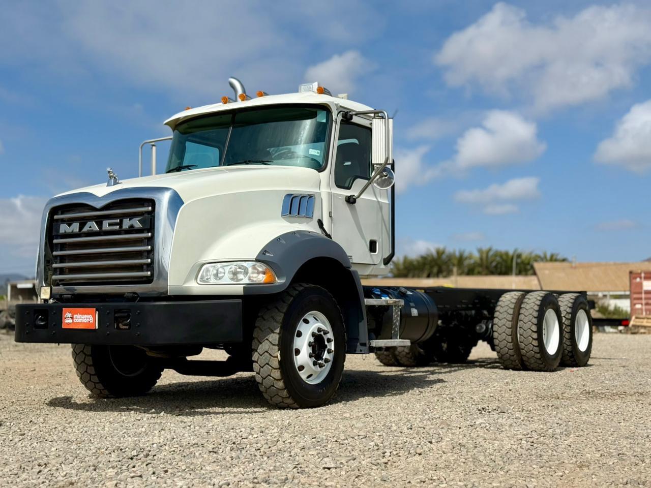 2019 Camión Mack GR64BX Granite Chasis Cabinado – IMPECABLE ESTADO - 56 - Imagen 3