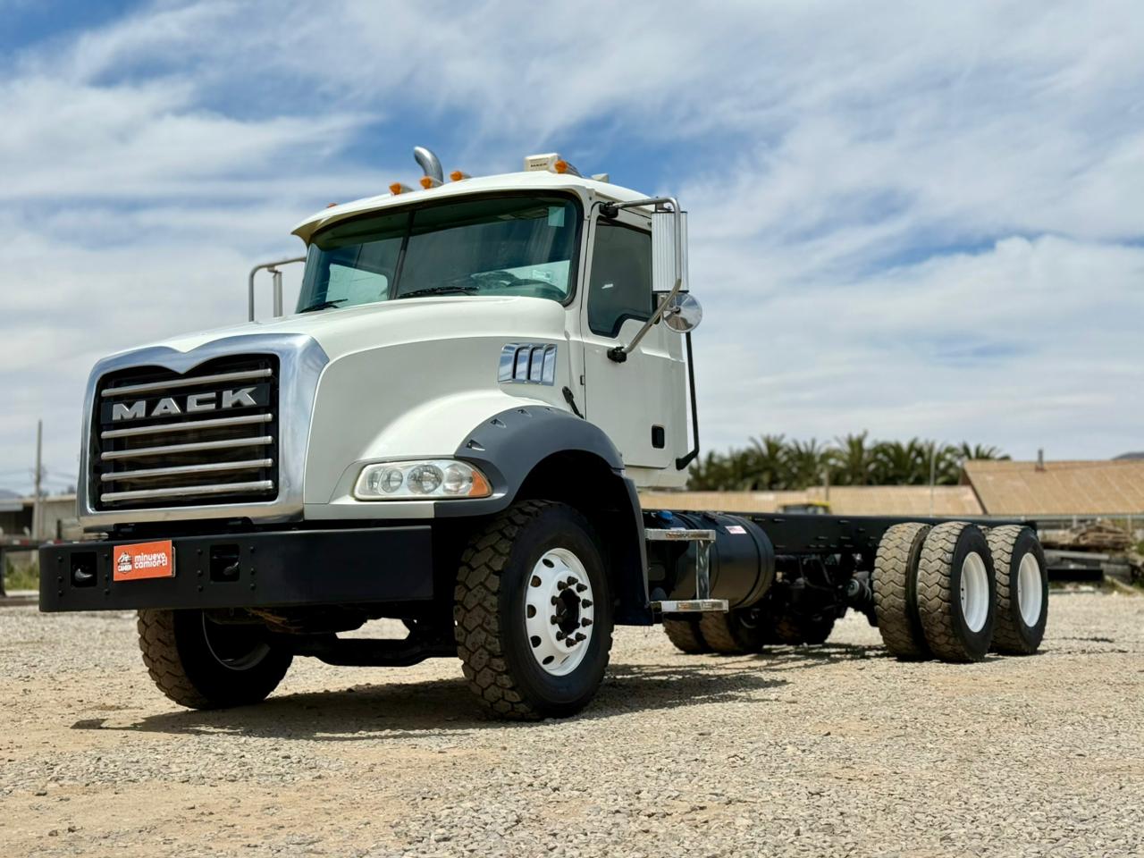 2019 Camión Mack GR64BX Granite Chasis Cabinado - 85 - Imagen 7