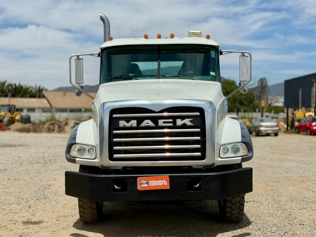 2019 Camión Mack GR64BX Granite Chasis Cabinado - 85 - Imagen 10