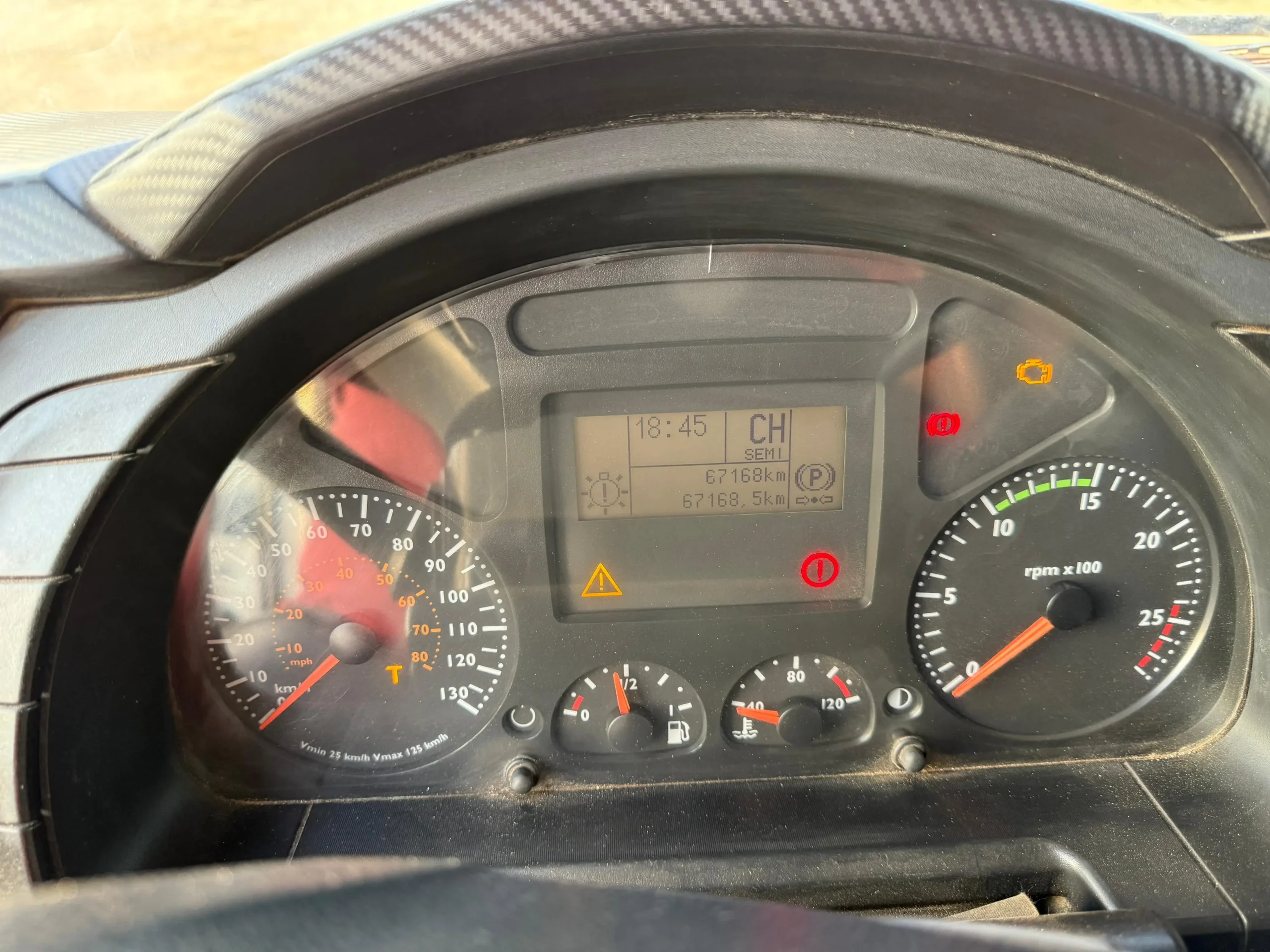 2017 VENTA DE REMATE Camión Iveco Trakker 500 Tolva 20m3 8x4 - Automático - Imagen 12