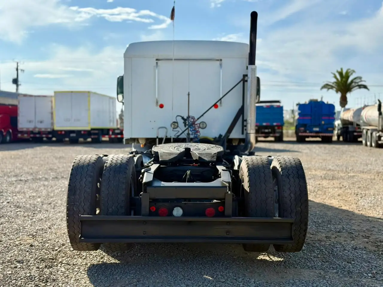 2019 Tractocamión Mack CXU613e Pinnacle 6x2 con Kit Hidráulico – Muy buen estado - Imagen 5