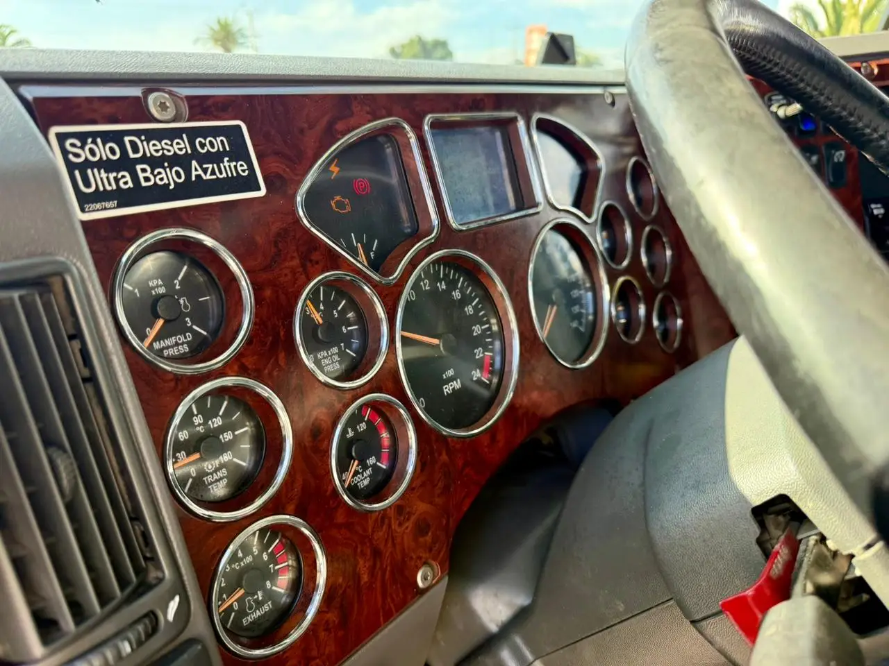 2019 Tractocamión Mack CXU613e Pinnacle 6x2 con Kit Hidráulico – Muy buen estado - Imagen 13