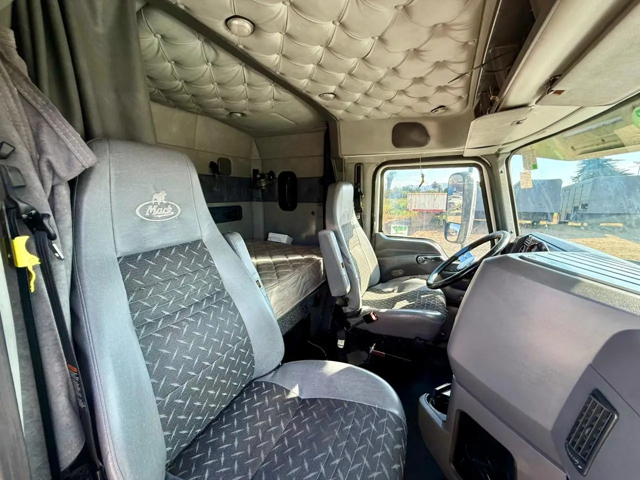 2019 Tractocamión Mack CXU613e Pinnacle 6x2 con Kit Hidráulico – Muy buen estado - Imagen 18