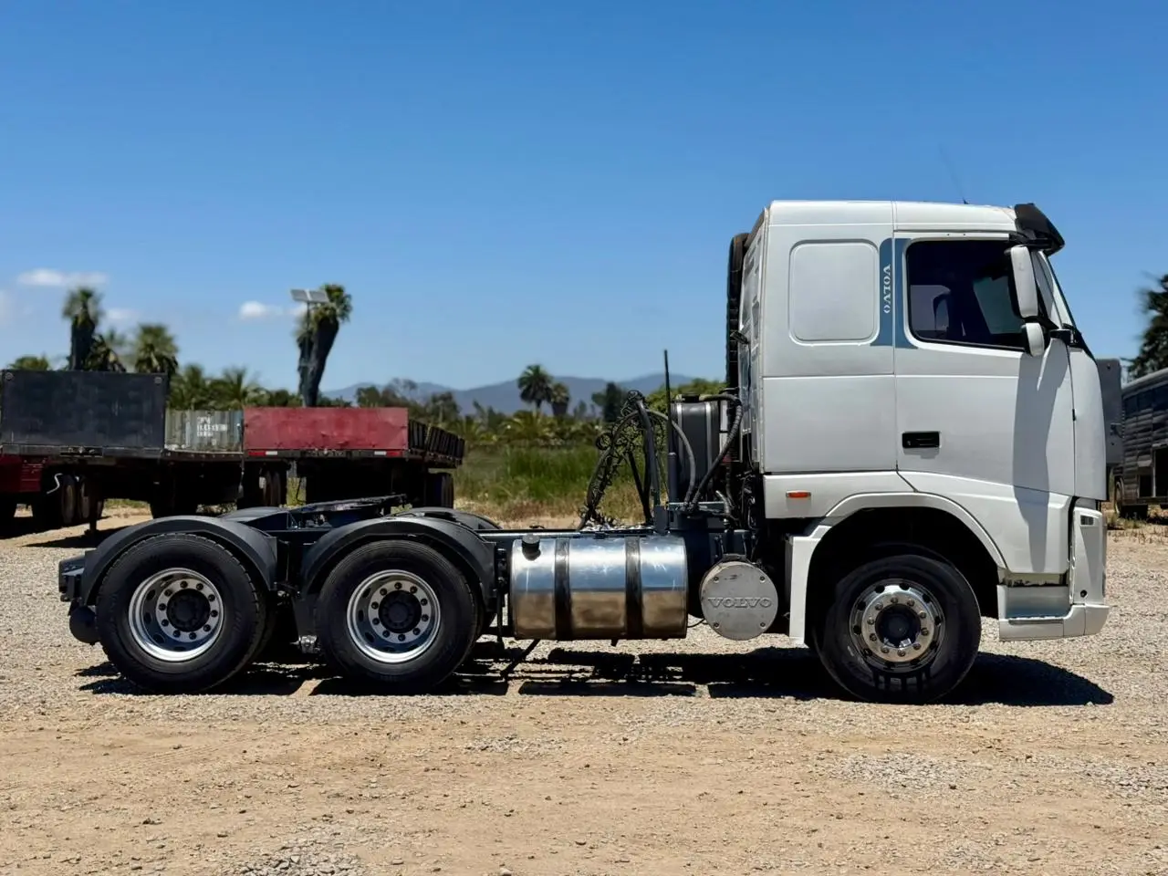 2012 Tractocamión Volvo FH 480 con Kit Hidráulico – 6x4 - Automático - Imagen 3