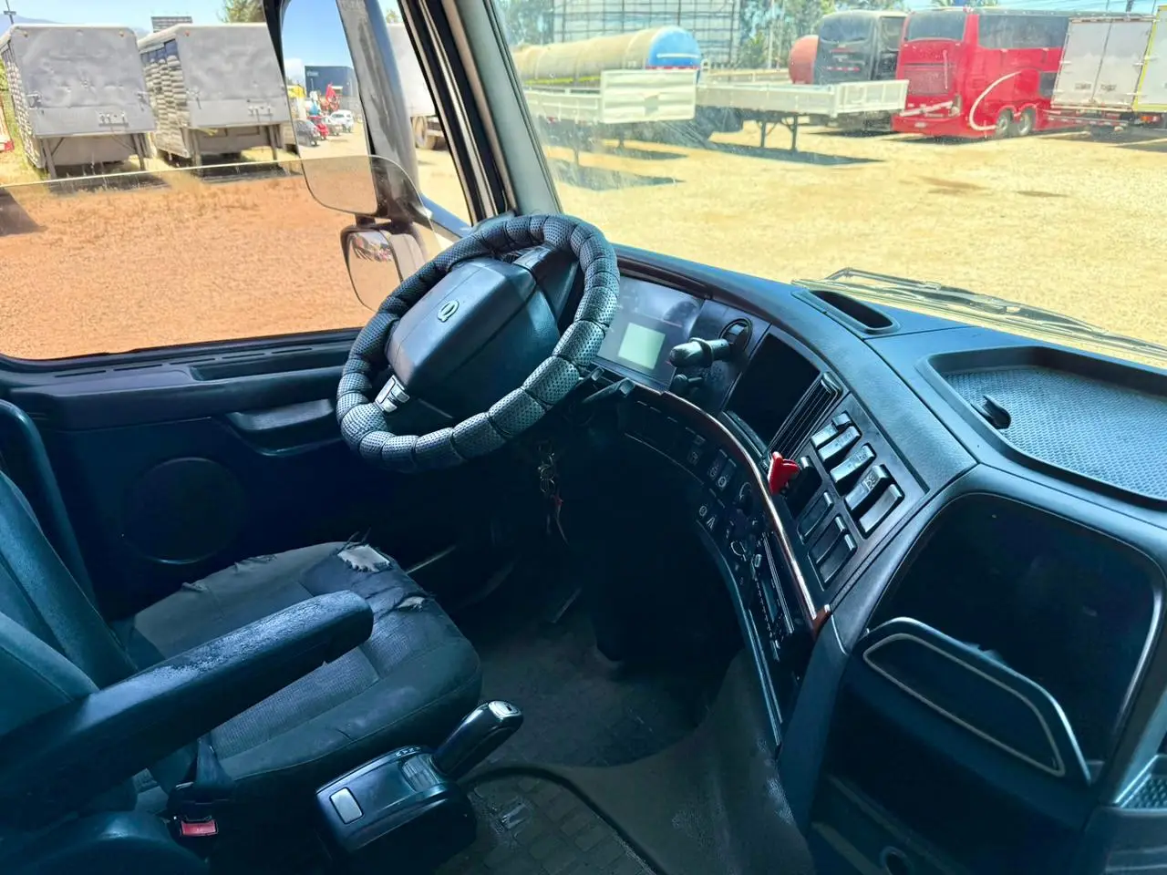 2012 Tractocamión Volvo FH 480 con Kit Hidráulico – 6x4 - Automático - Imagen 11