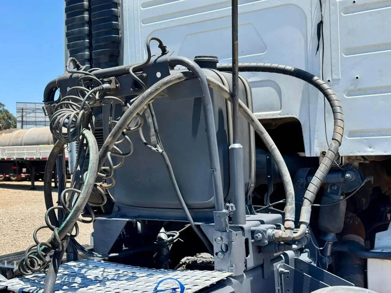 2012 Tractocamión Volvo FH 480 con Kit Hidráulico – 6x4 - Automático - Imagen 13