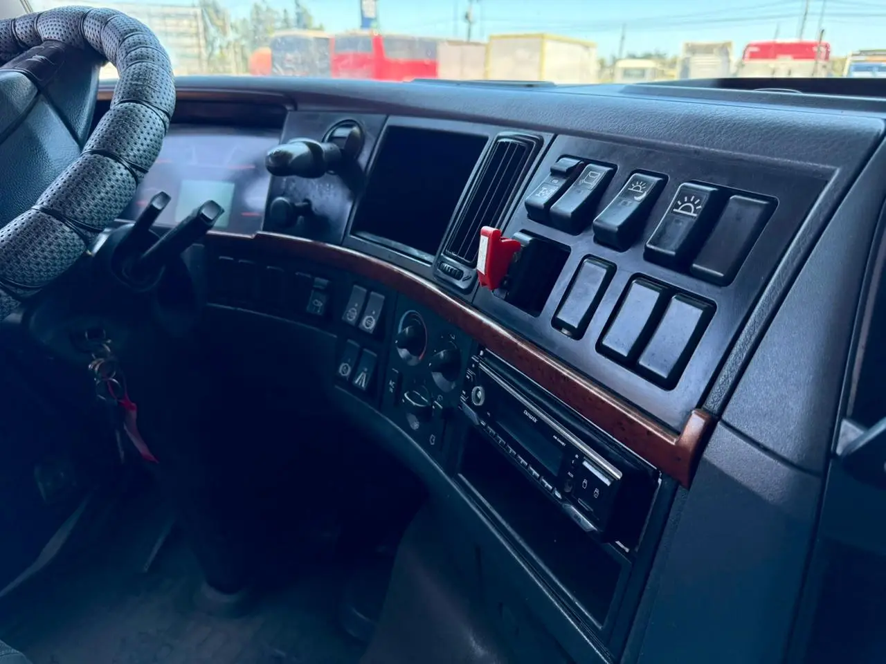 2012 Tractocamión Volvo FH 480 con Kit Hidráulico – 6x4 - Automático - Imagen 18