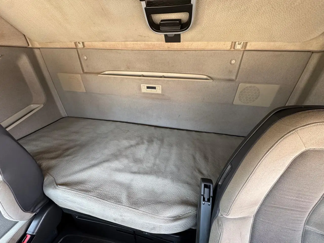 2019 Tractocamión Volvo FH con Kit Hidráulico – 4X2 - Automático - Imagen 16