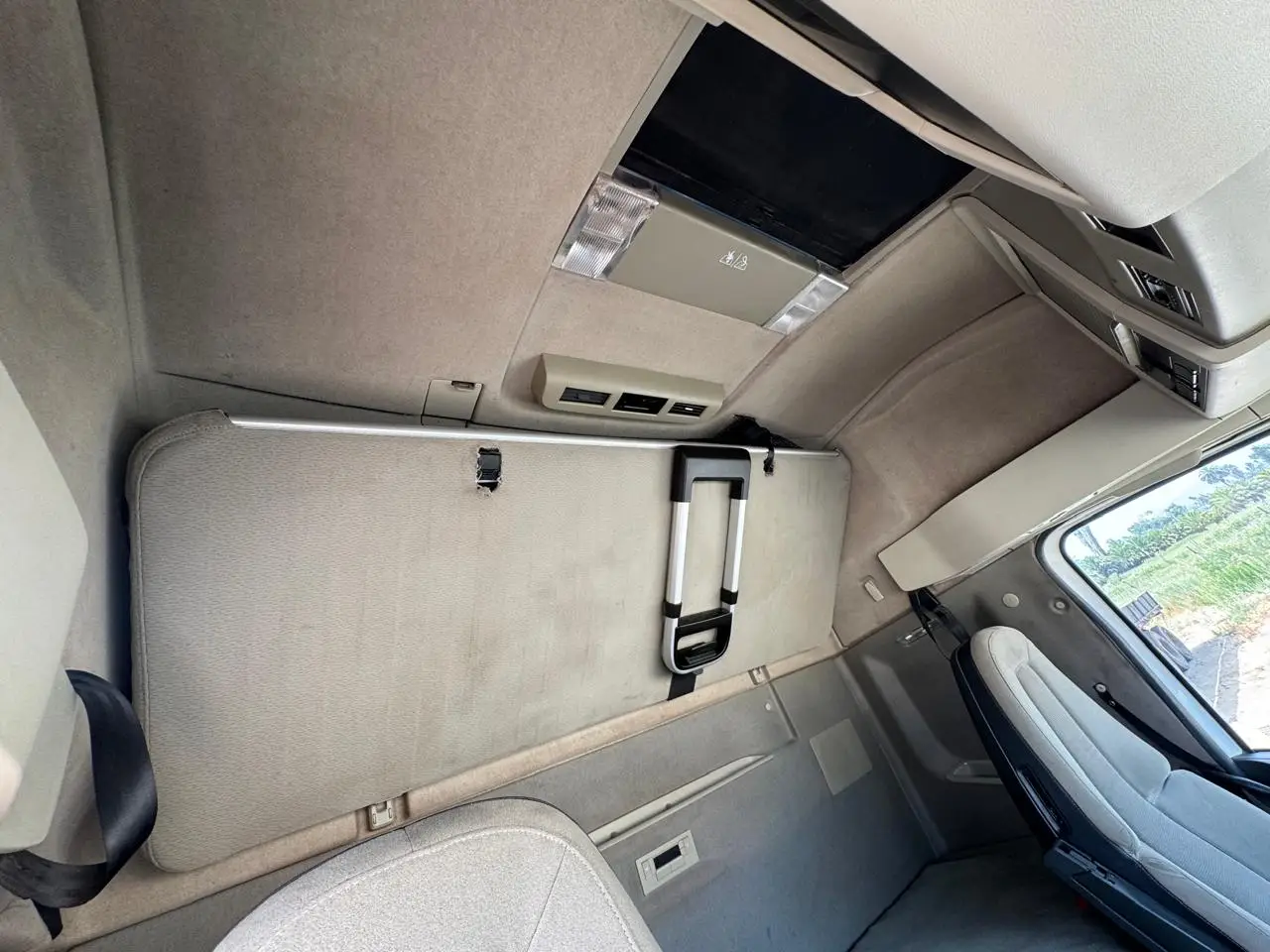 2019 Tractocamión Volvo FH con Kit Hidráulico – 4X2 - Automático - Imagen 11