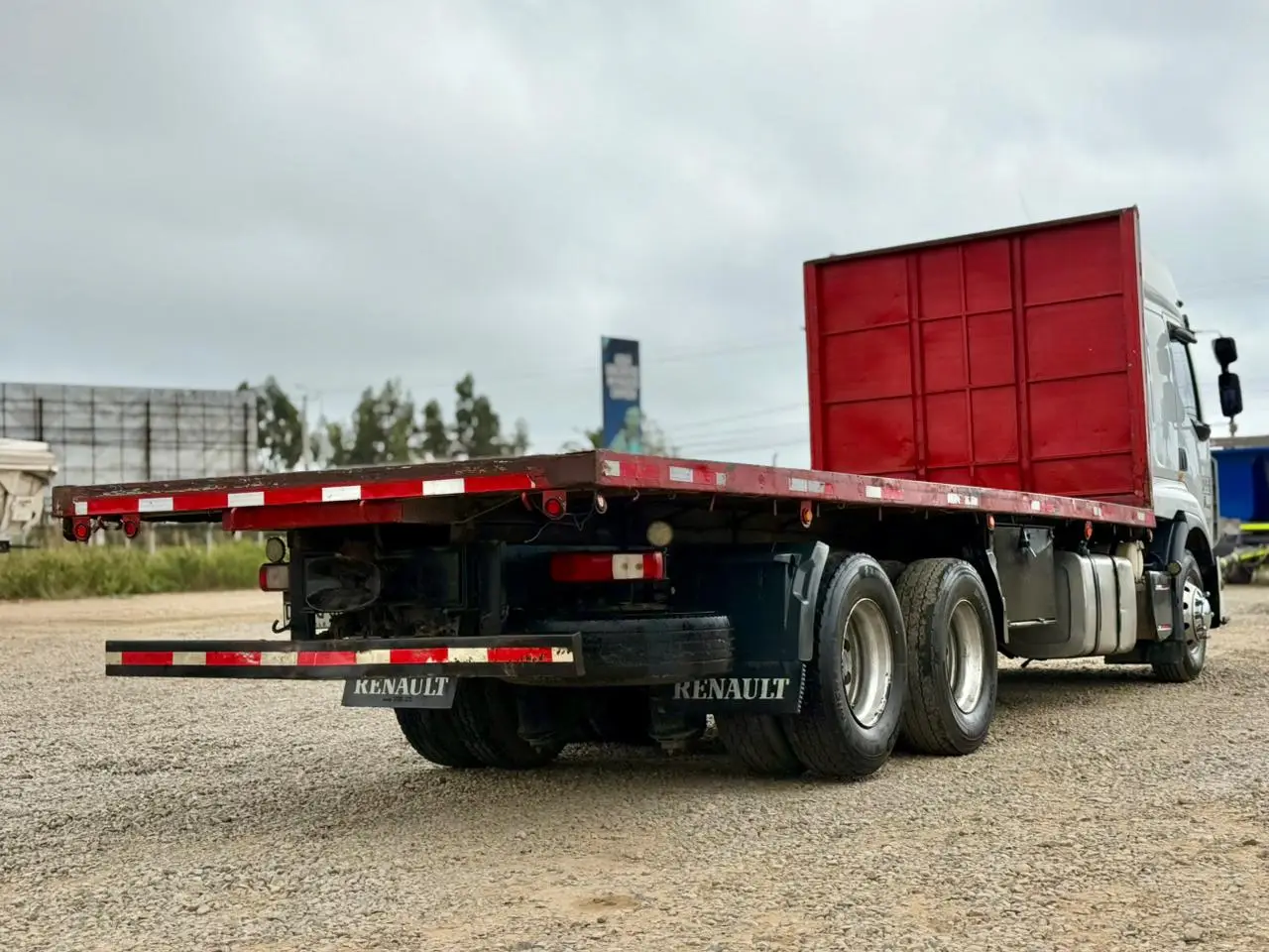 2012 Camión Renault Premier 440 DXi – Carrocería Plana - Imagen 4