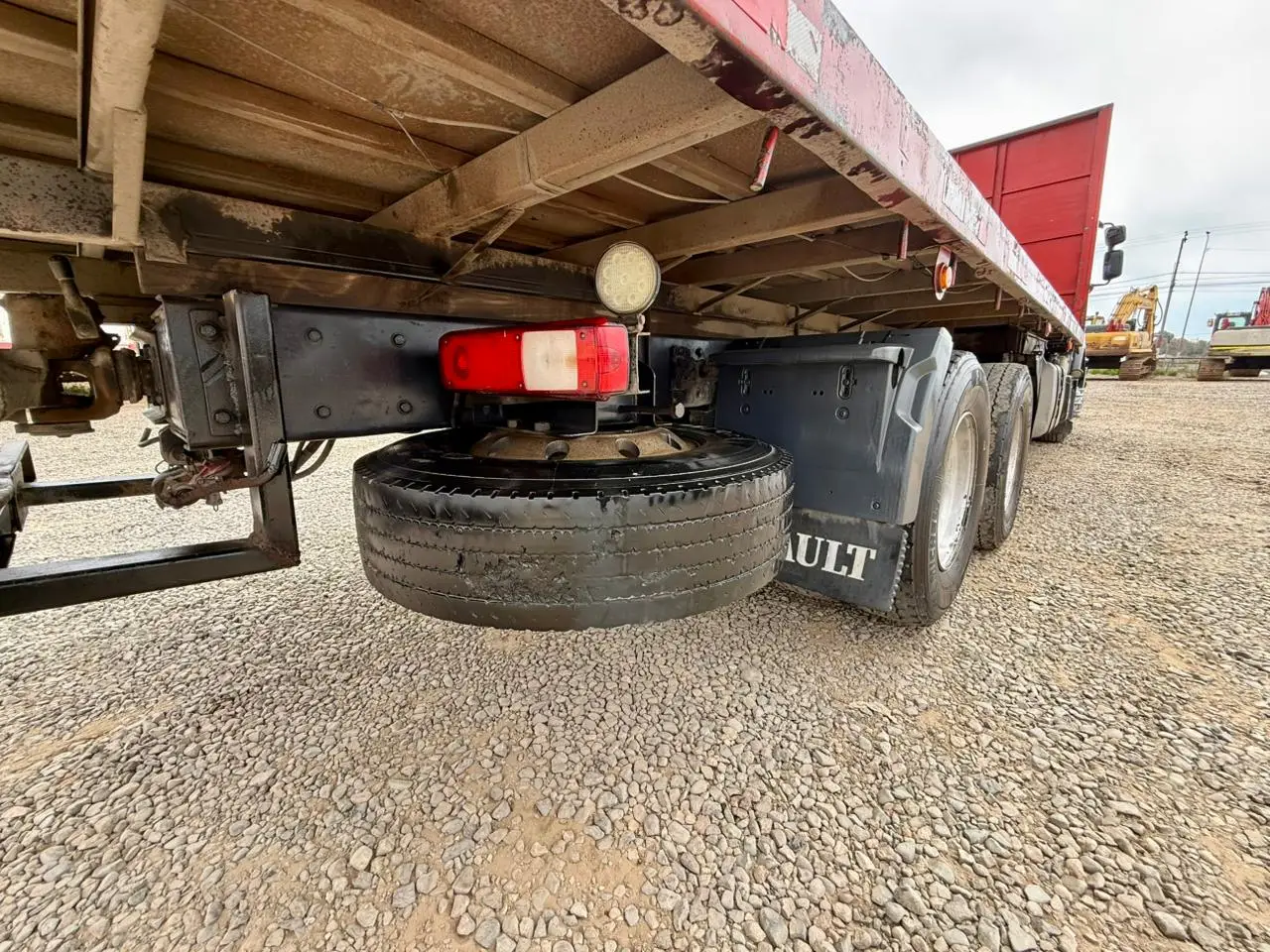 2012 Camión Renault Premier 440 DXi – Carrocería Plana - Imagen 10