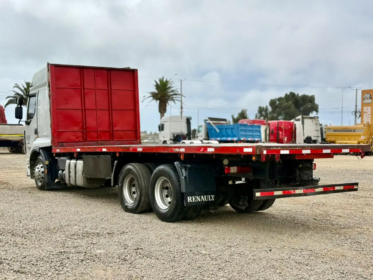 2012 Camión Renault Premier 440 DXi – Carrocería Plana - Imagen 11