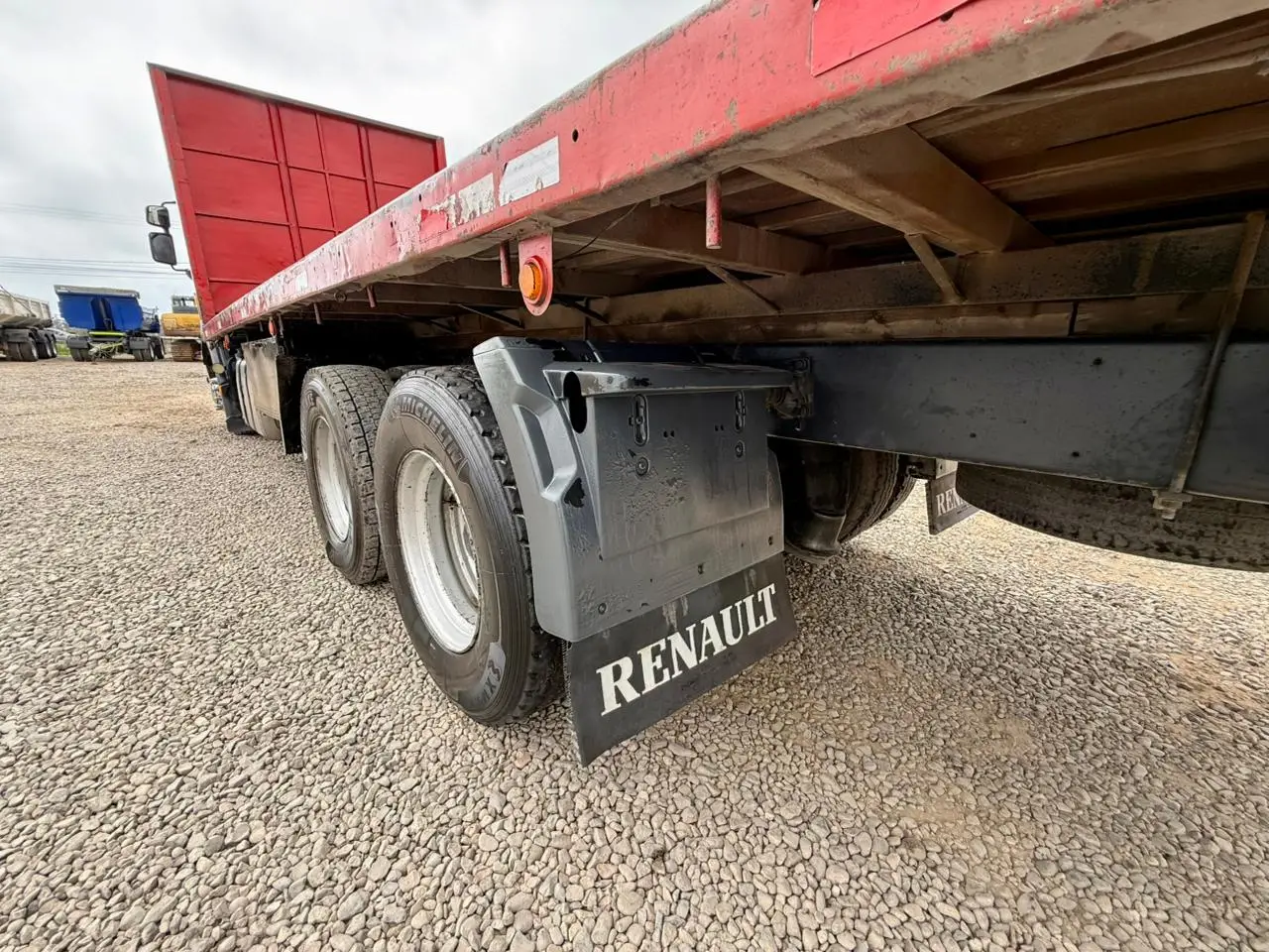 2012 Camión Renault Premier 440 DXi – Carrocería Plana - Imagen 12