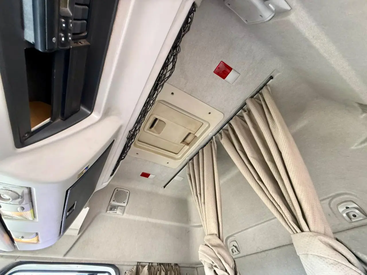 2012 Camión Renault Premier 440 DXi – Carrocería Plana - Imagen 14