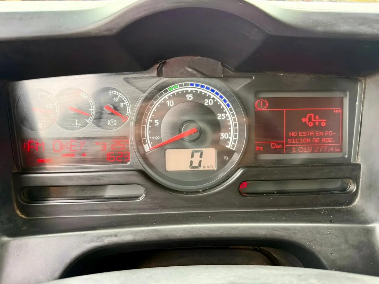 2012 Camión Renault Premier 440 DXi – Carrocería Plana - Imagen 15